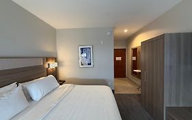 Holiday Inn Express Kenedy By Ihg